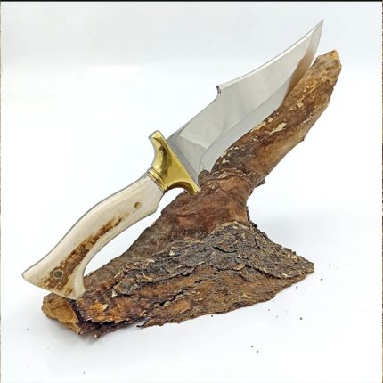Handmade Hunting Knife with D2 steel blade and Deer Horn Handle